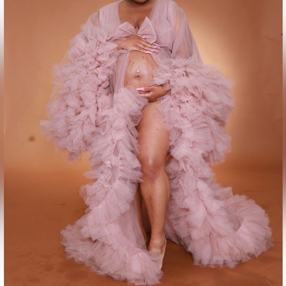 NWOT Mauve long sleeve tulle ruffle maternity gown. - Picture 3 of 3